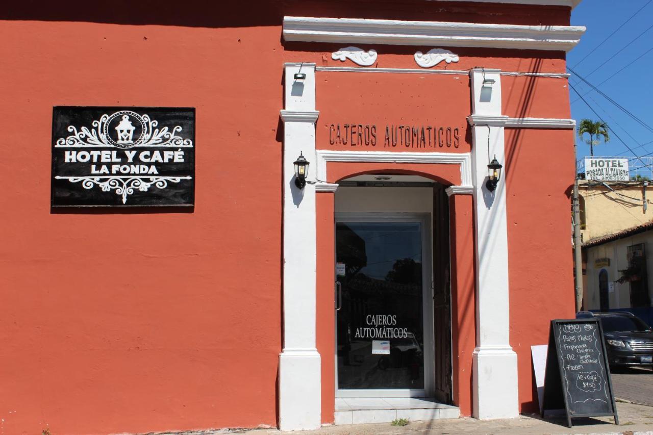 Hotel Y Cafe Ixmati Suchitoto المظهر الخارجي الصورة