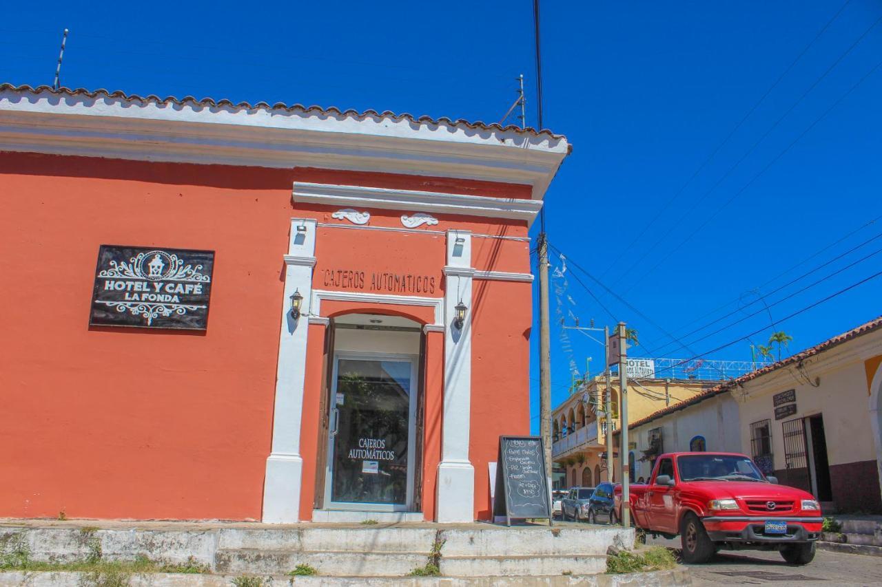 Hotel Y Cafe Ixmati Suchitoto المظهر الخارجي الصورة