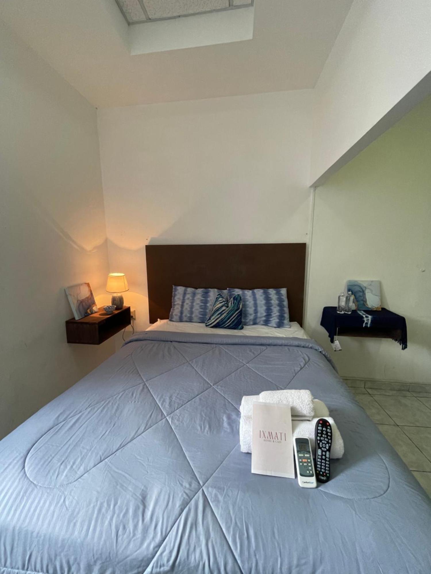 Hotel Y Cafe Ixmati Suchitoto المظهر الخارجي الصورة