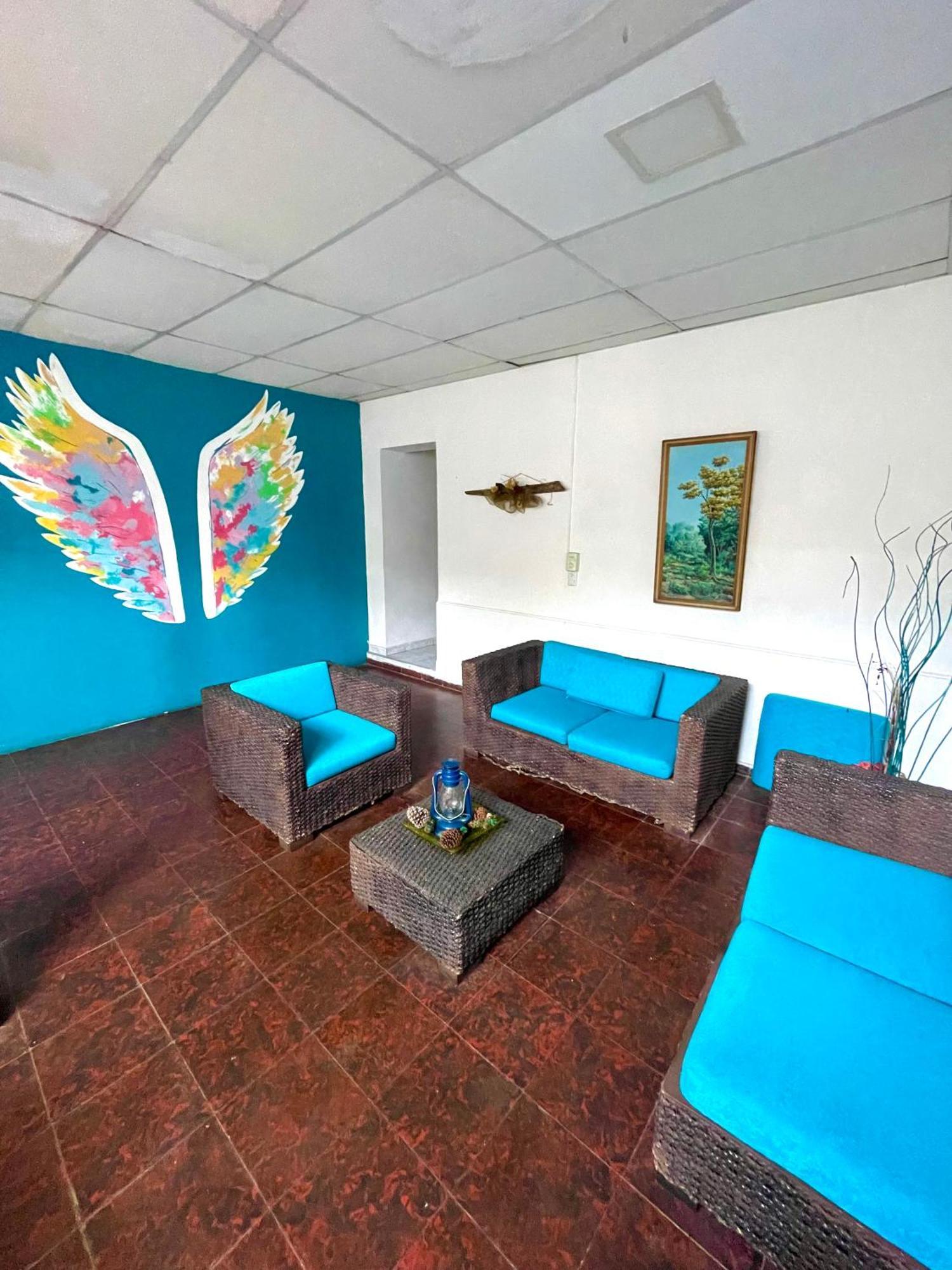 Hotel Y Cafe Ixmati Suchitoto المظهر الخارجي الصورة