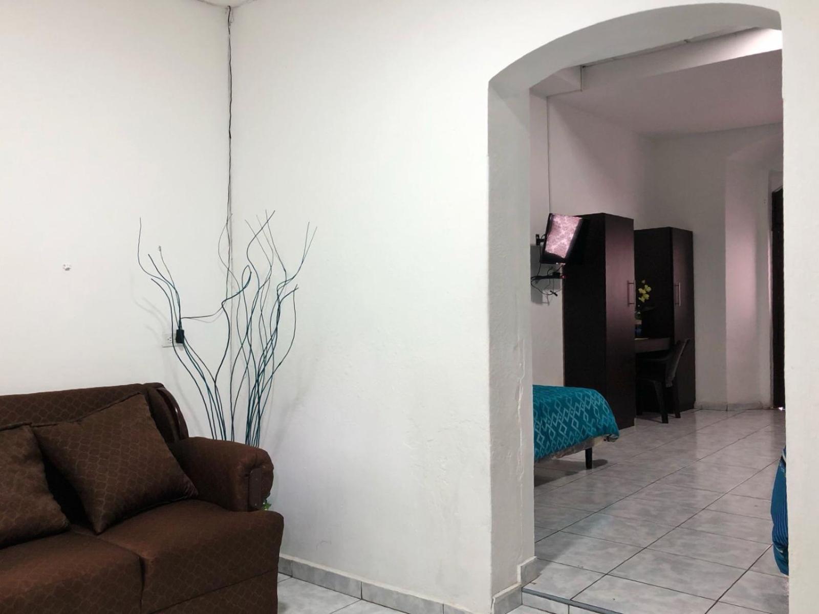 Hotel Y Cafe Ixmati Suchitoto المظهر الخارجي الصورة