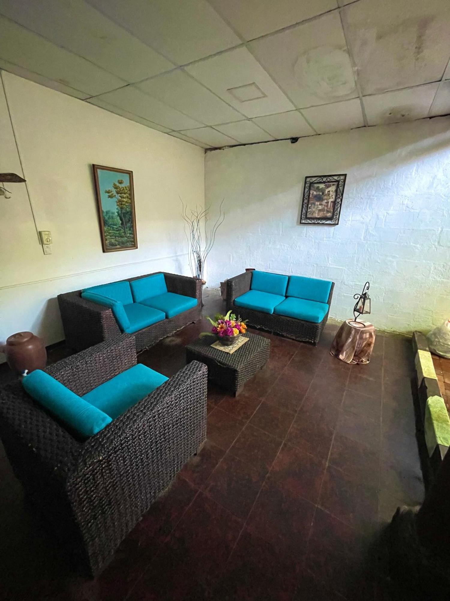 Hotel Y Cafe Ixmati Suchitoto المظهر الخارجي الصورة