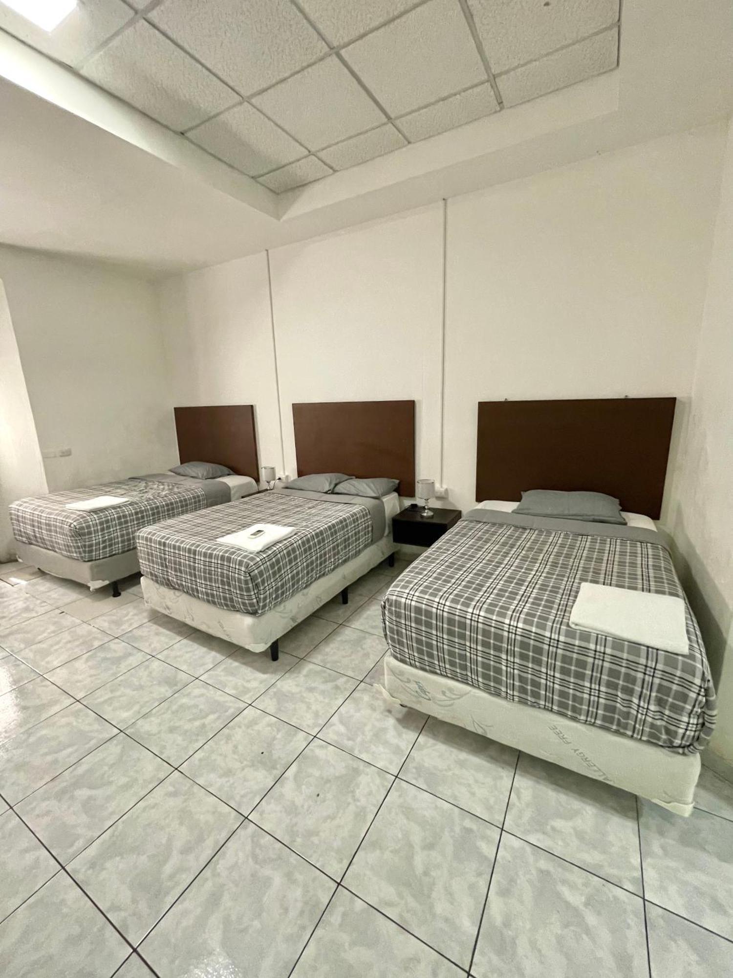 Hotel Y Cafe Ixmati Suchitoto المظهر الخارجي الصورة