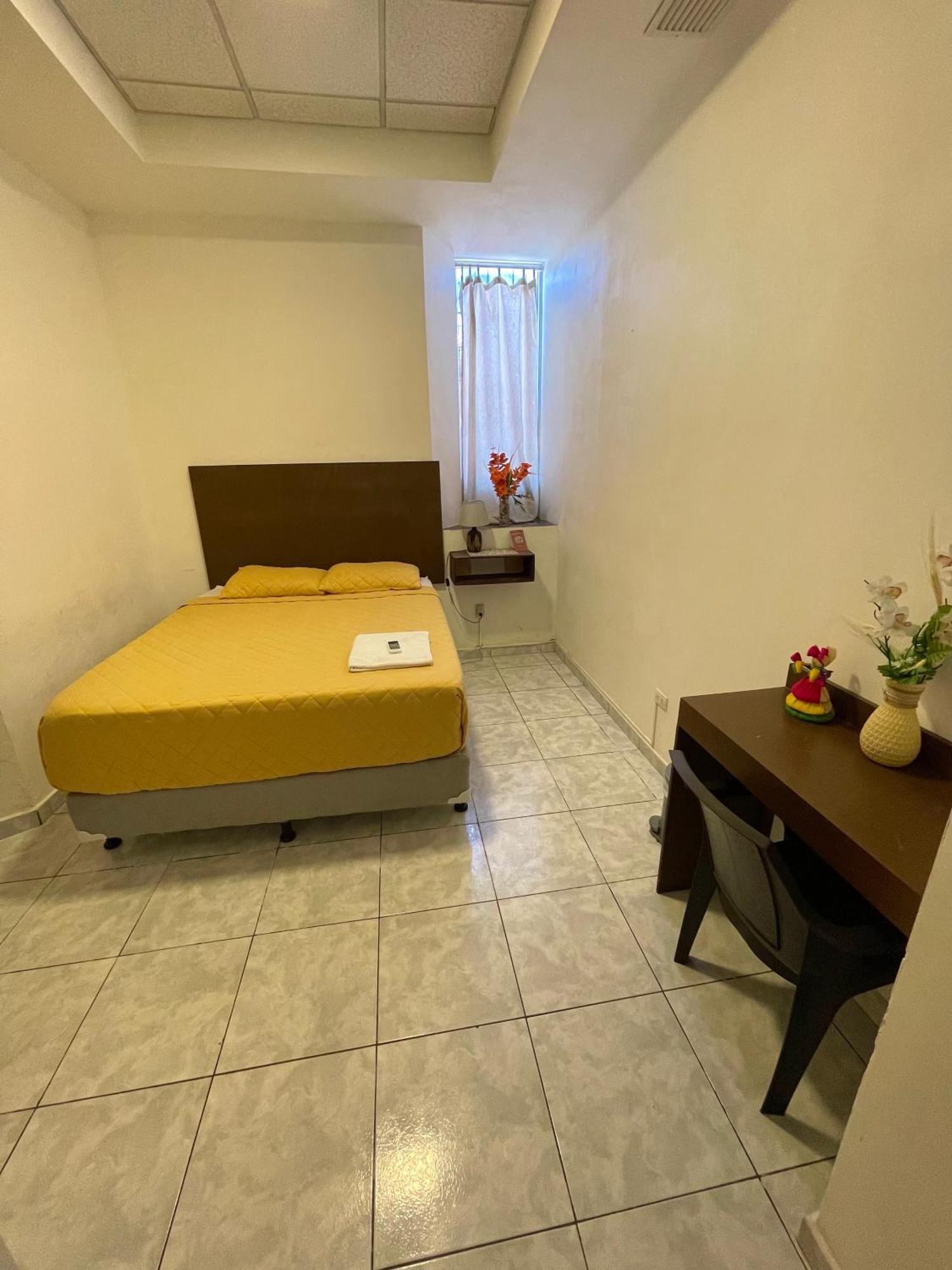 Hotel Y Cafe Ixmati Suchitoto المظهر الخارجي الصورة