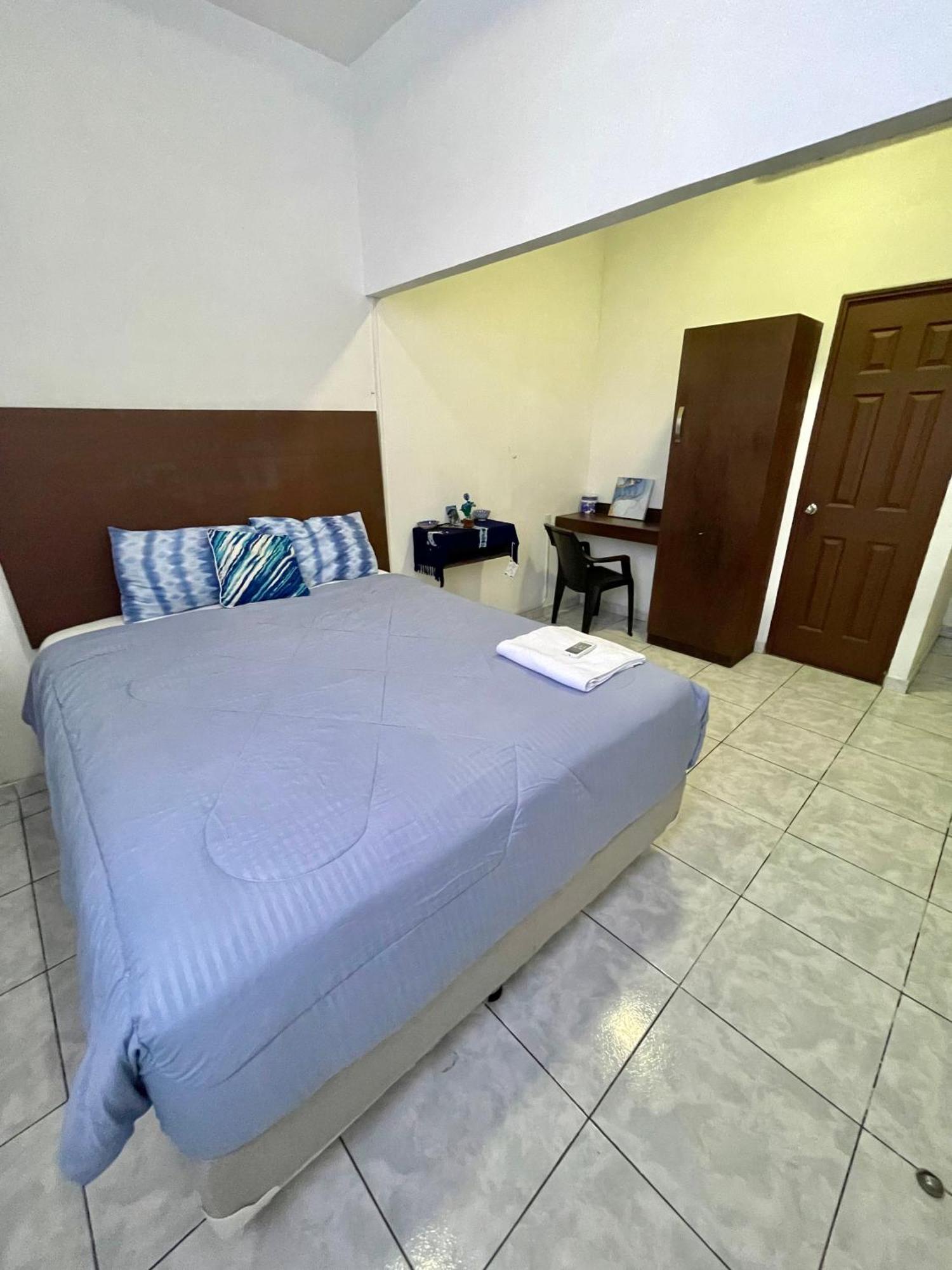 Hotel Y Cafe Ixmati Suchitoto المظهر الخارجي الصورة
